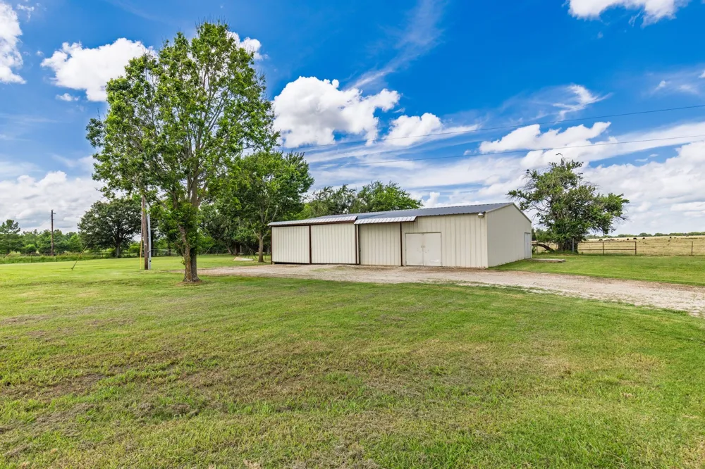 609 County Road 2421 Como, TX 75431