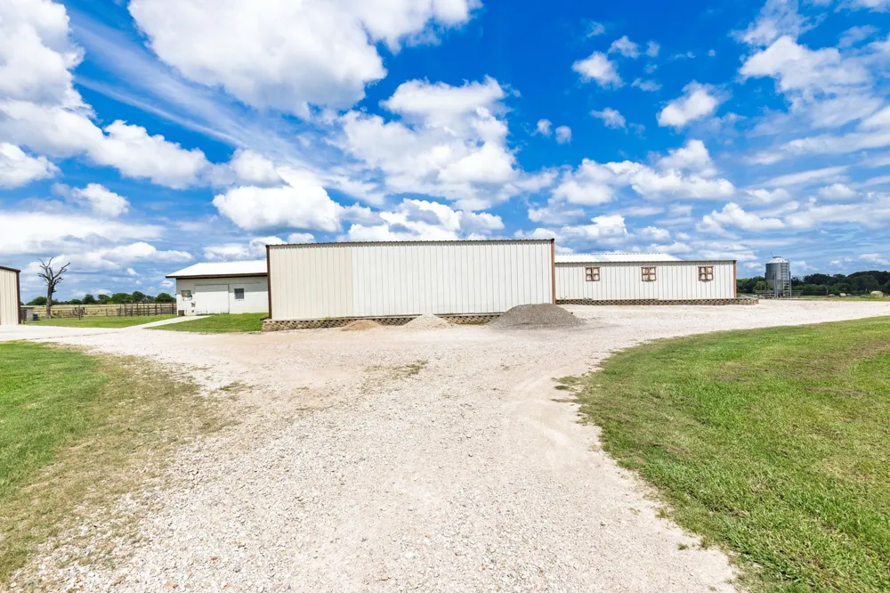 609 County Road 2421 Como, TX 75431
