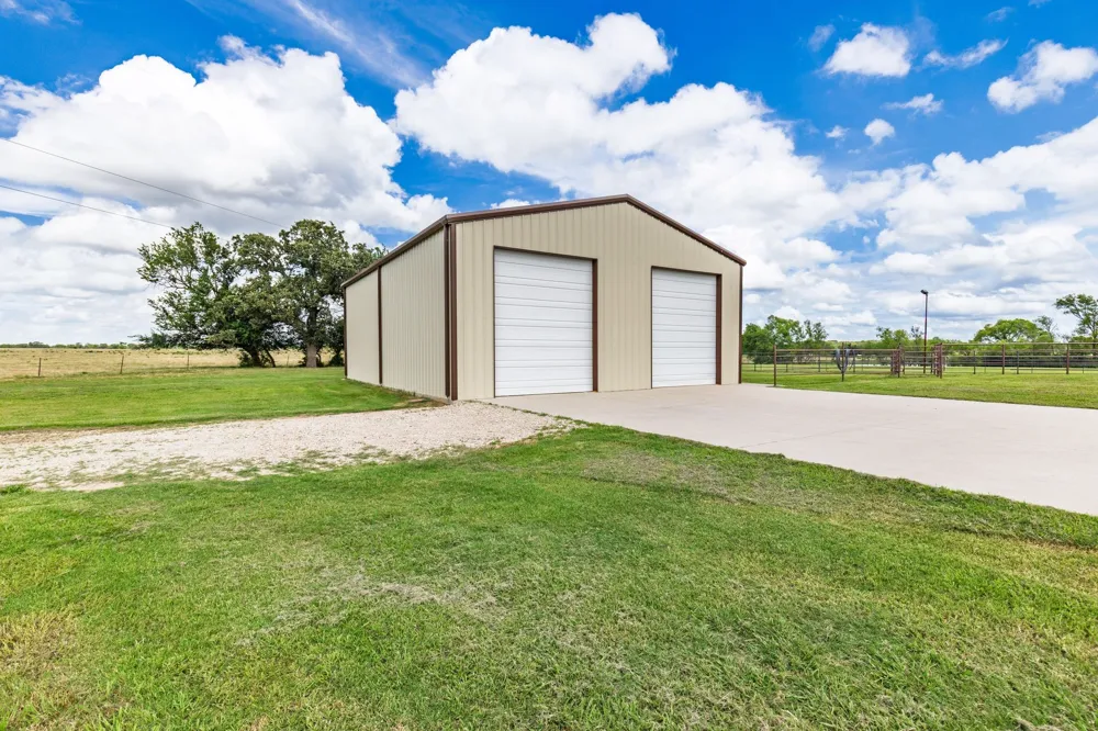 609 County Road 2421 Como, TX 75431