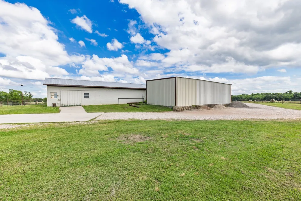 609 County Road 2421 Como, TX 75431