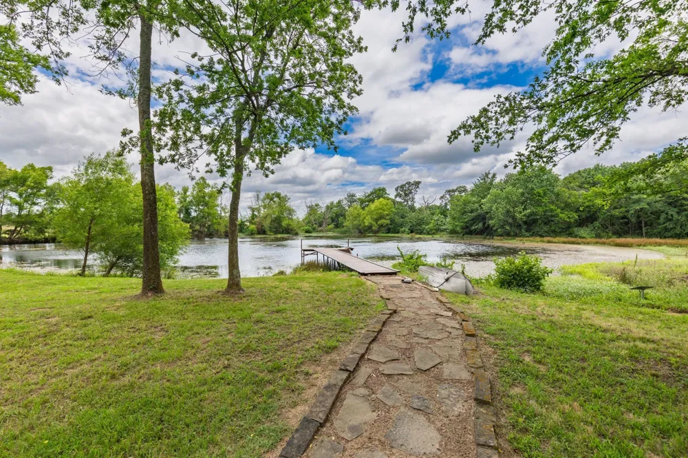 609 County Road 2421 Como, TX 75431