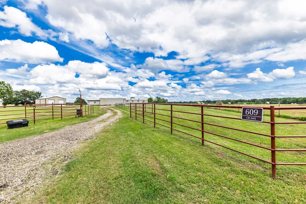 609 County Road 2421 Como, TX 75431