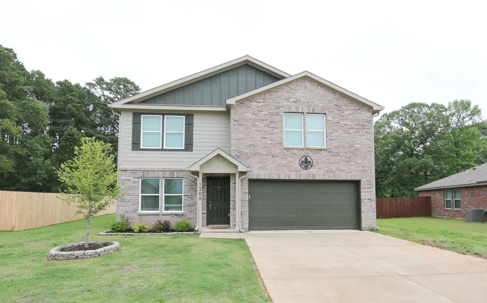 1206 River Oaks Lane Chandler, TX 75758