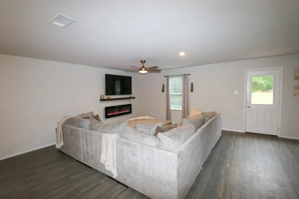 1206 River Oaks Lane Chandler, TX 75758