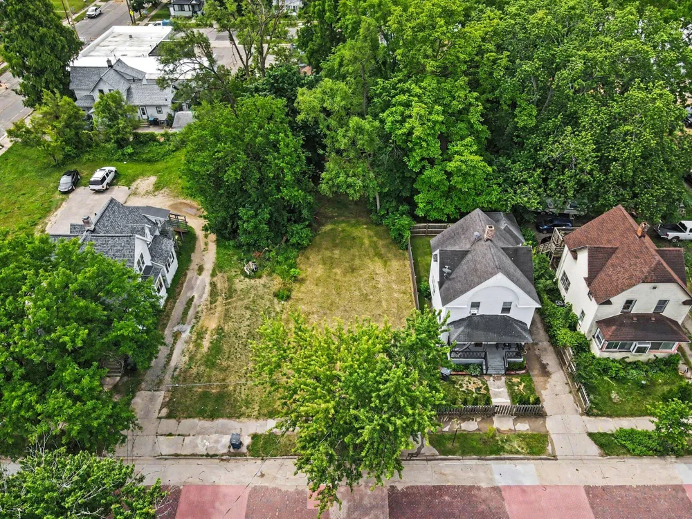 1016 E Vine Street Kalamazoo, MI 49001
