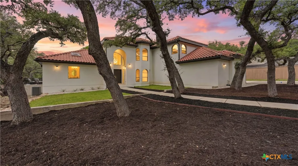 8711 Deer Leap Boerne, TX 78015