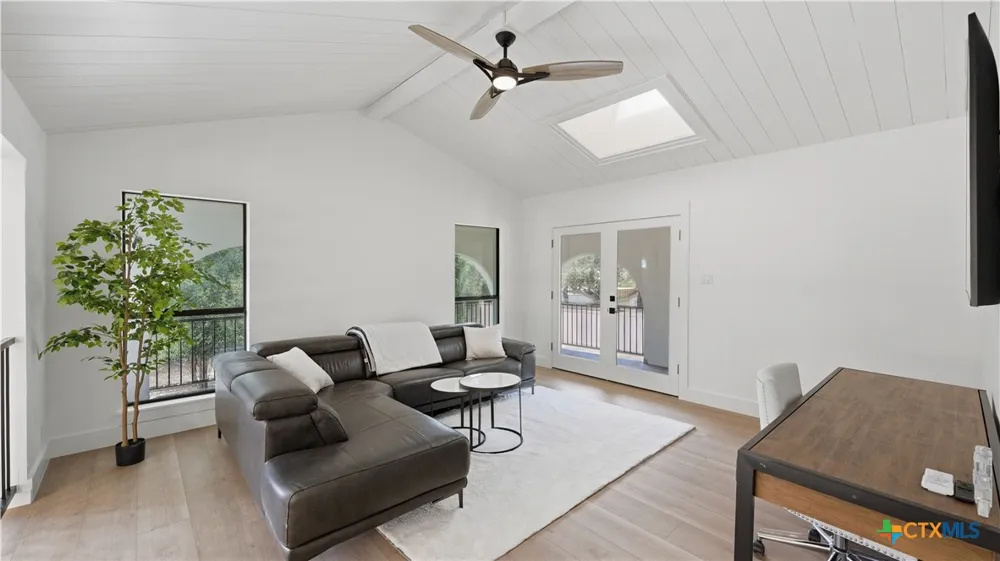 8711 Deer Leap Boerne, TX 78015