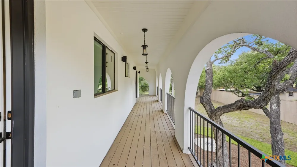 8711 Deer Leap Boerne, TX 78015