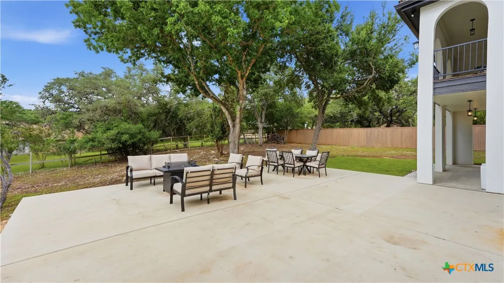 8711 Deer Leap Boerne, TX 78015