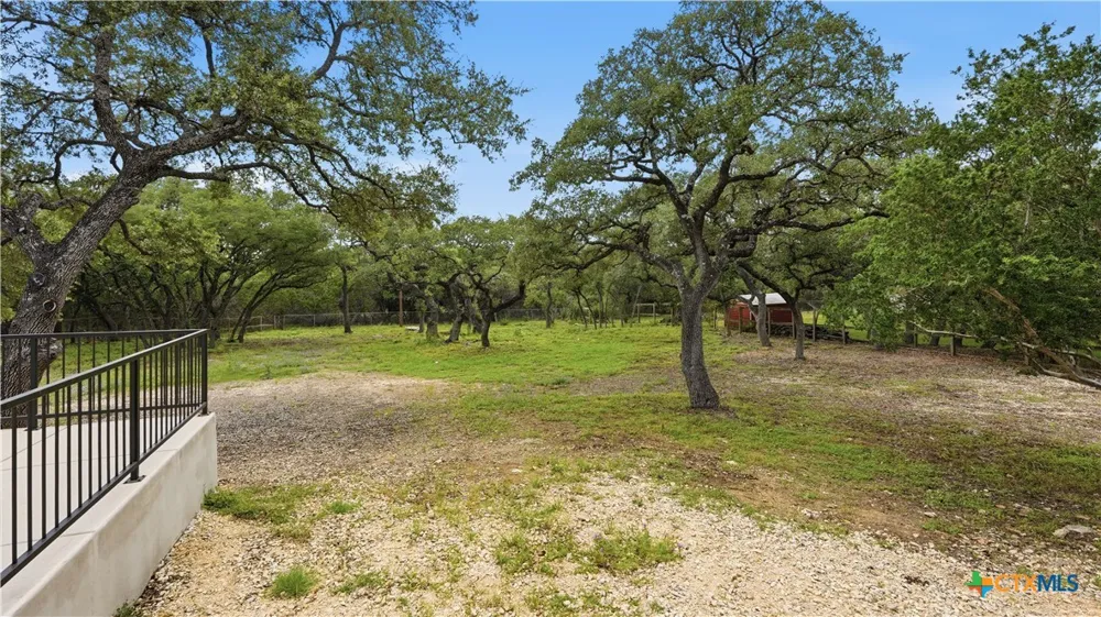 8711 Deer Leap Boerne, TX 78015