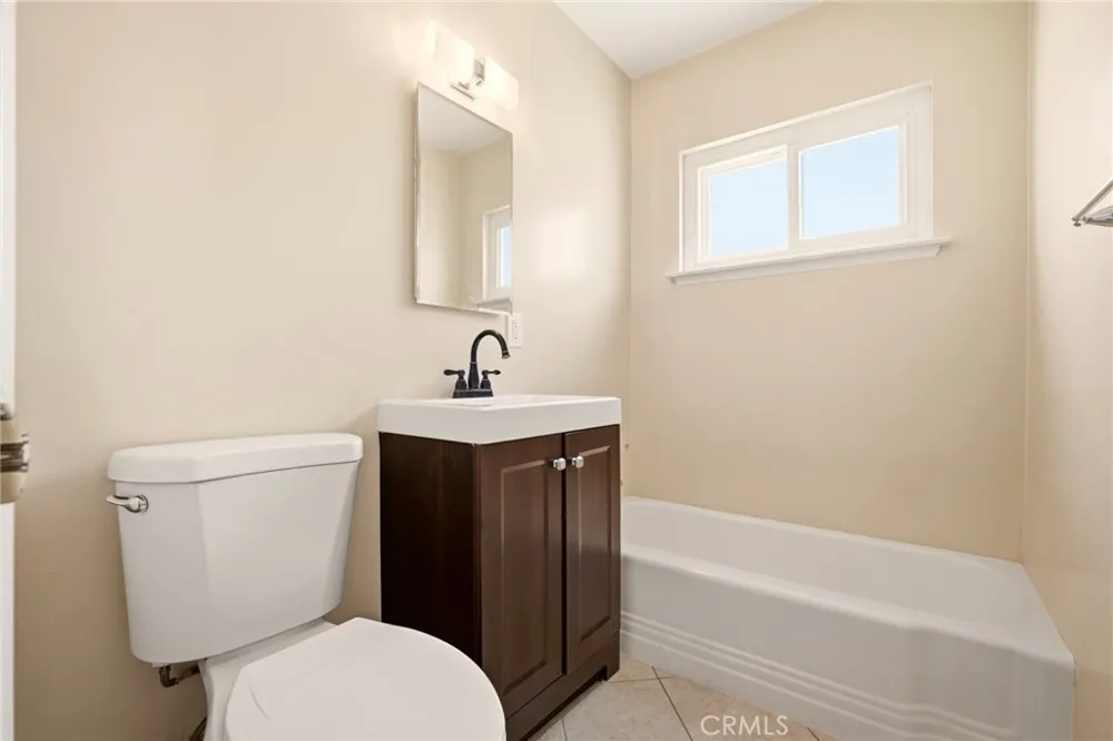 1225 W Glenmere West Covina, CA 91790