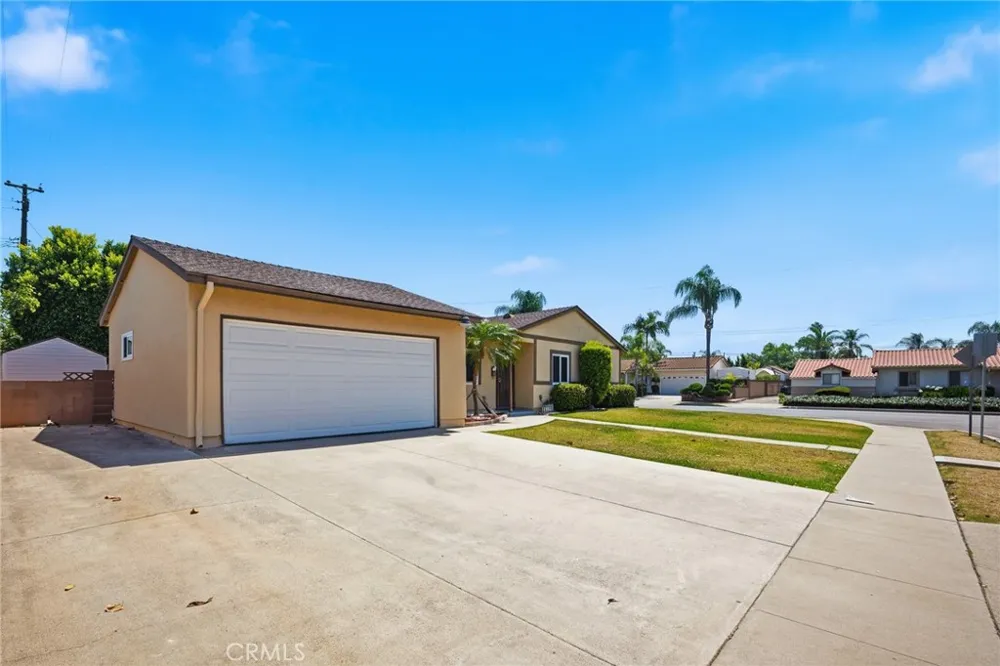 1225 W Glenmere West Covina, CA 91790