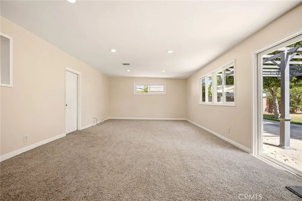 1225 W Glenmere West Covina, CA 91790