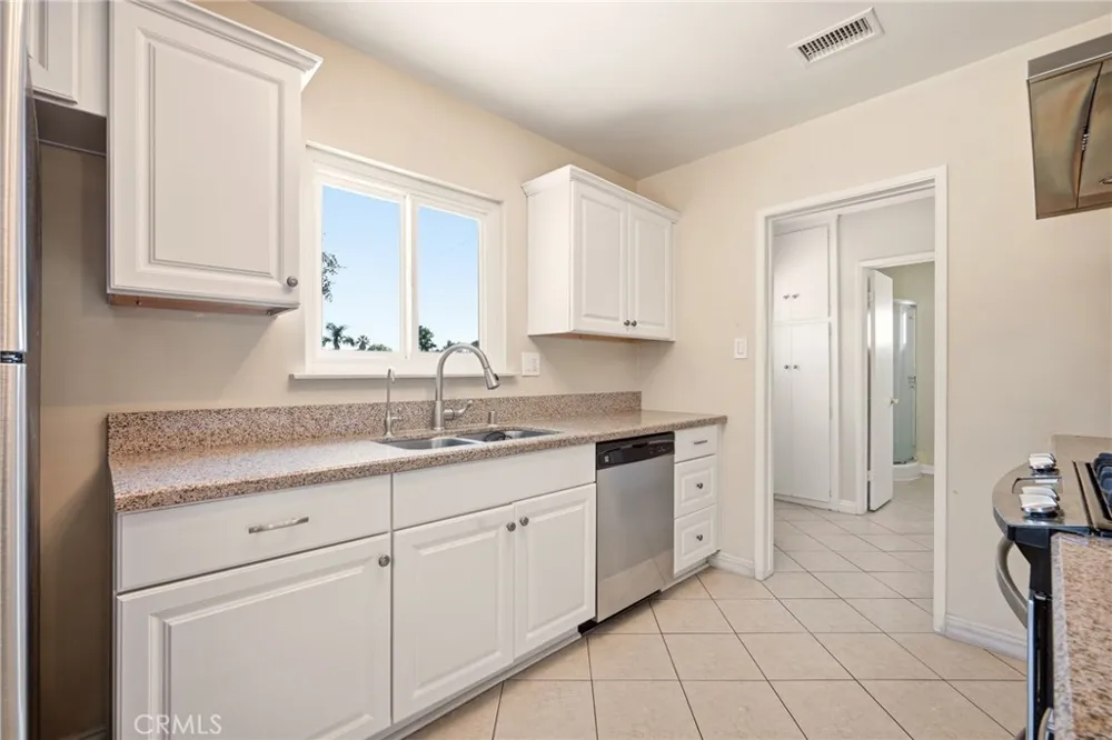1225 W Glenmere West Covina, CA 91790