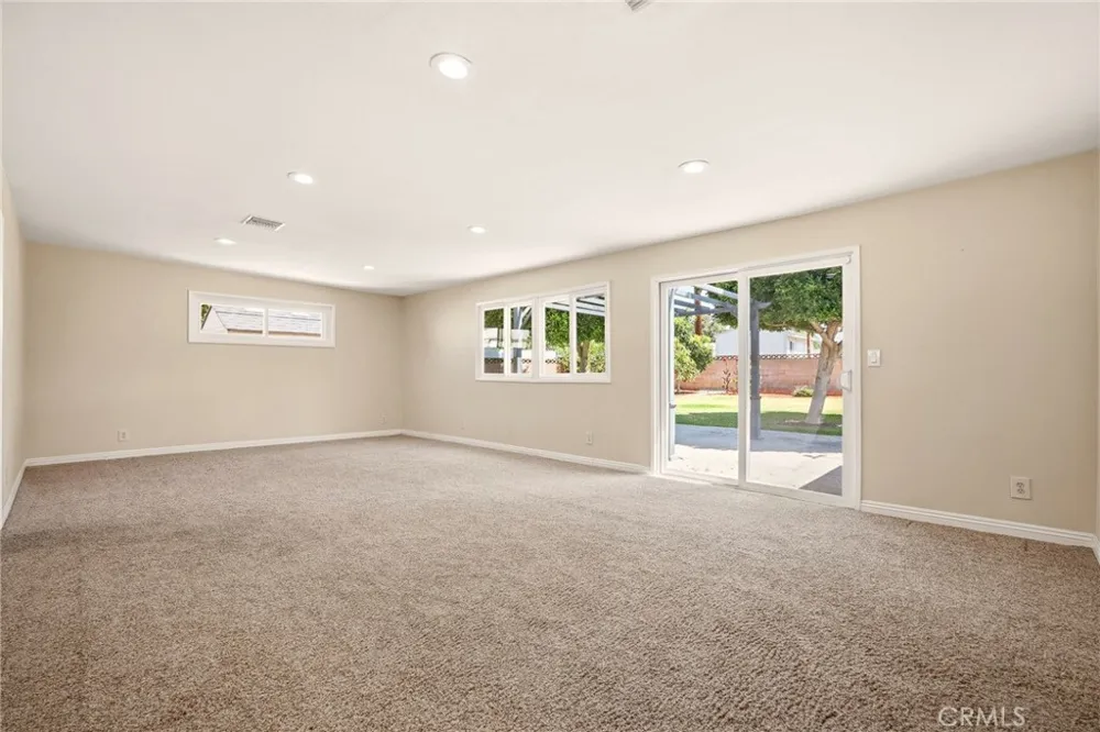 1225 W Glenmere West Covina, CA 91790