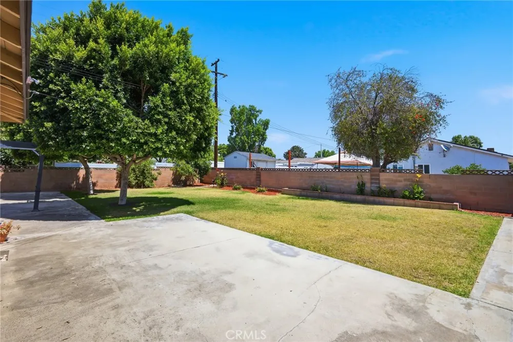 1225 W Glenmere West Covina, CA 91790