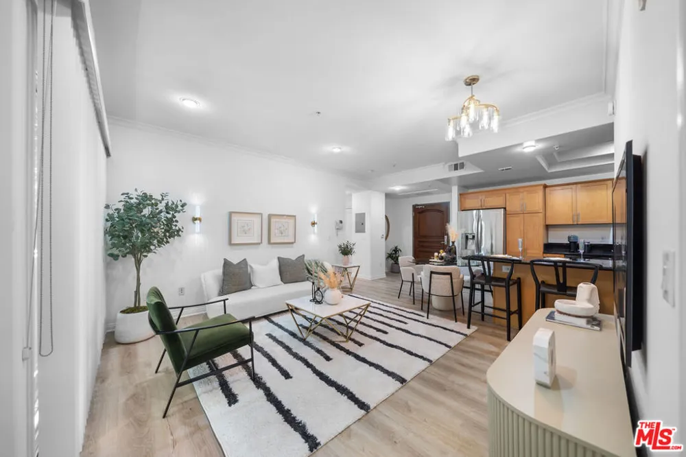 1128 S Serrano Avenue #104 Los Angeles, CA 90006