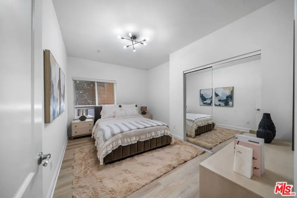 1128 S Serrano Avenue #104 Los Angeles, CA 90006