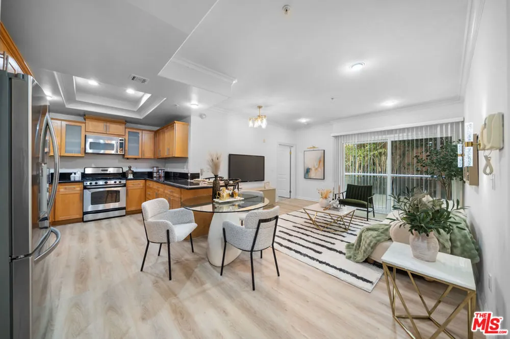 1128 S Serrano Avenue #104 Los Angeles, CA 90006