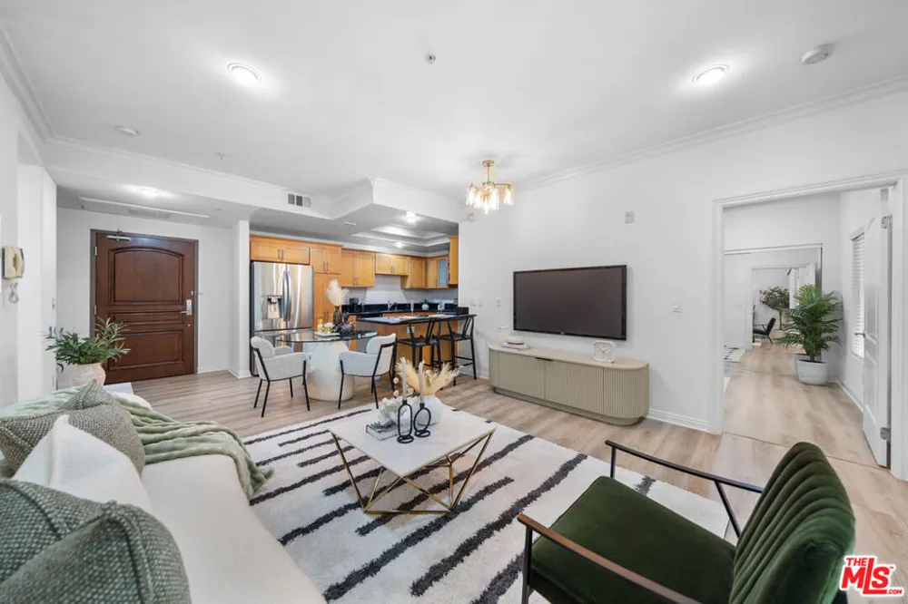 1128 S Serrano Avenue #104 Los Angeles, CA 90006