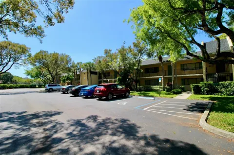 316 Meadows Circle #316