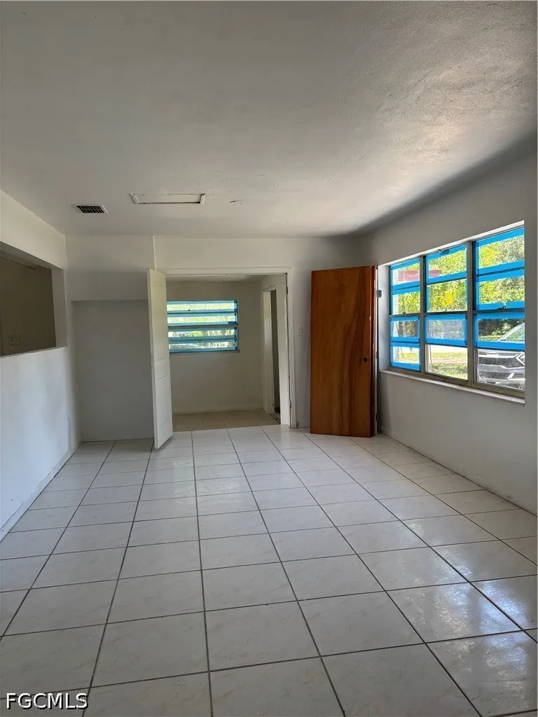Seminole Avenue Fort Myers, FL 33916