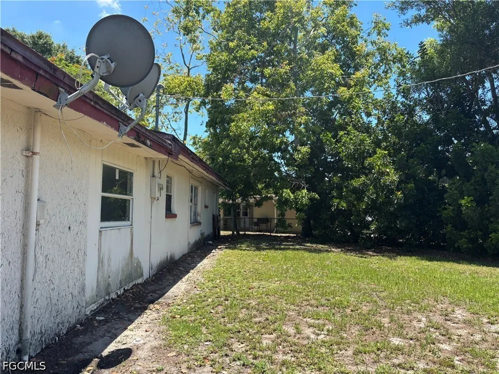 Seminole Avenue Fort Myers, FL 33916