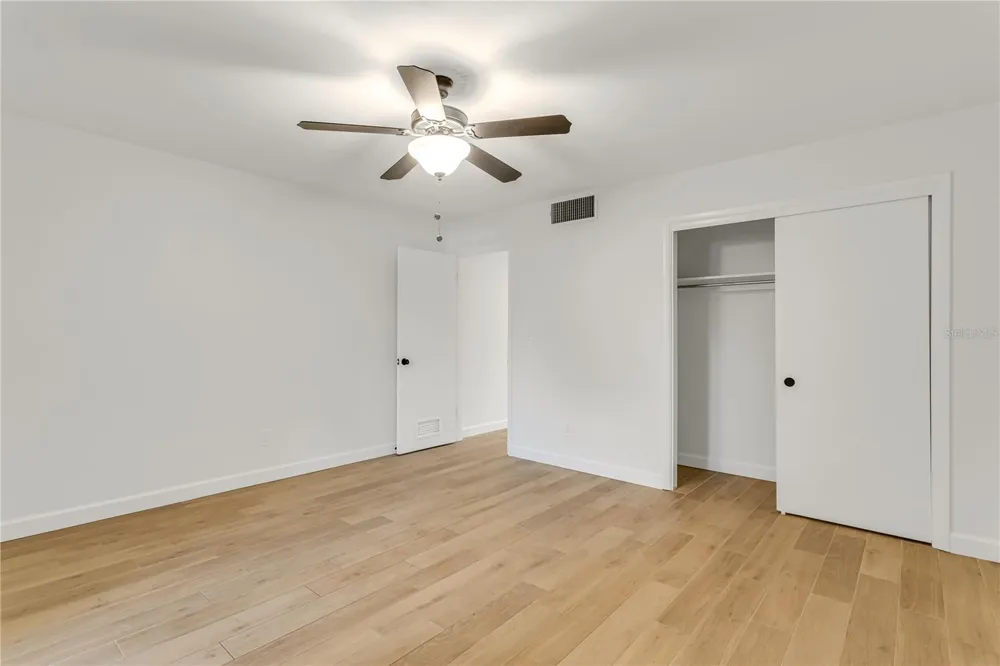 216 36TH AVENUE #202B St Petersburg, FL 33704