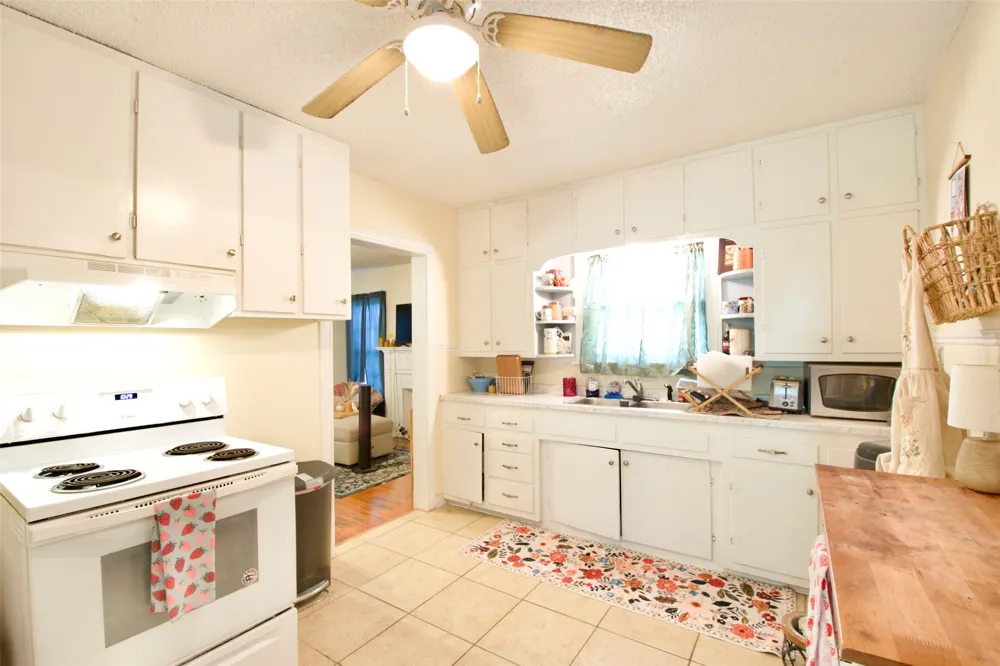 2224 Live Oak Avenue Waco, TX 76708