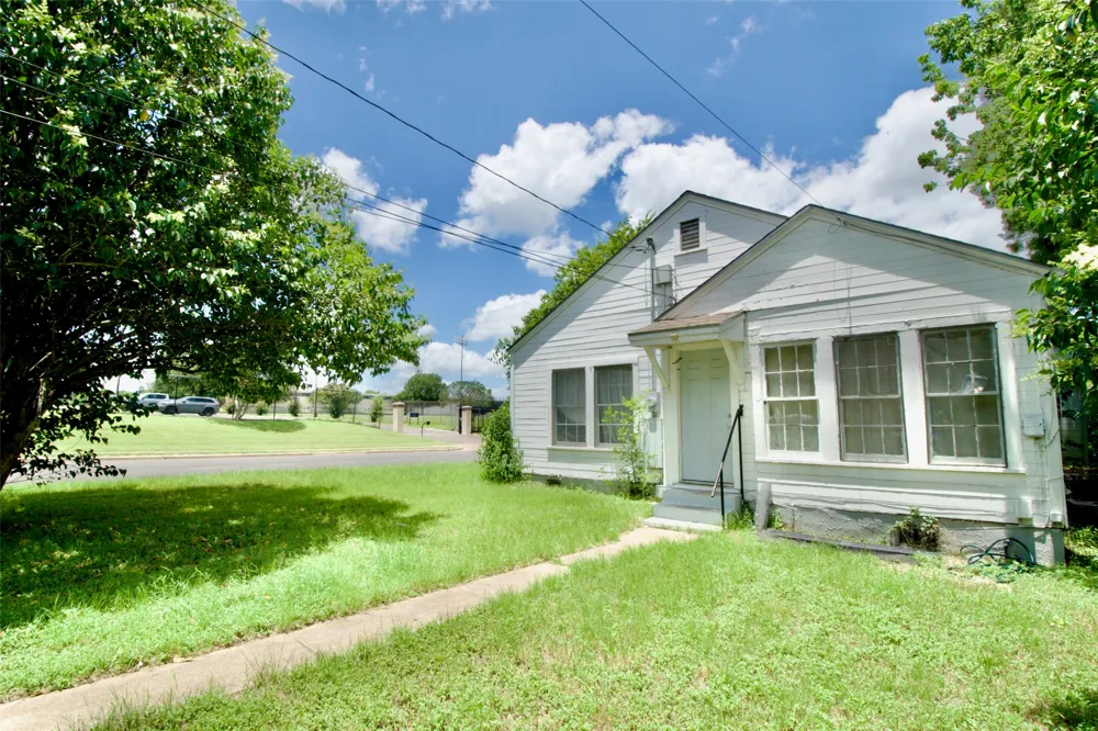 2224 Live Oak Avenue Waco, TX 76708