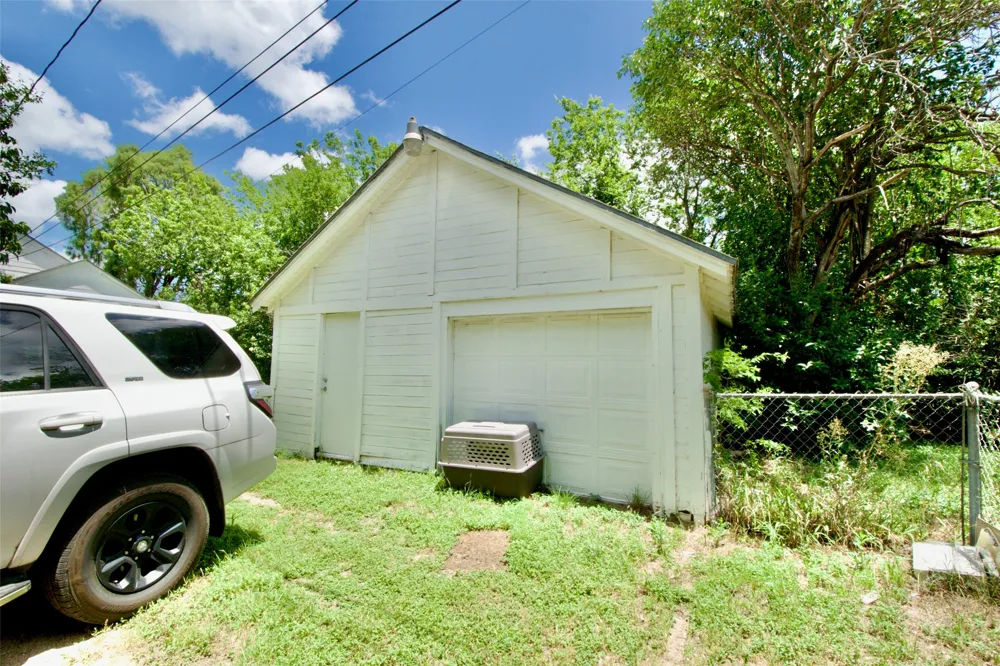 2224 Live Oak Avenue Waco, TX 76708
