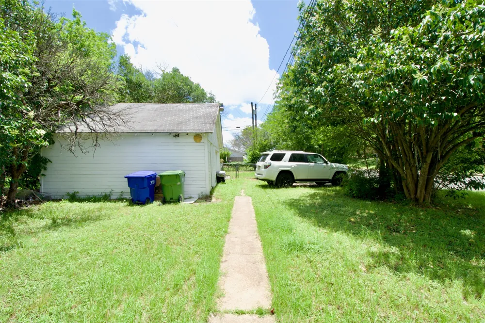 2224 Live Oak Avenue Waco, TX 76708