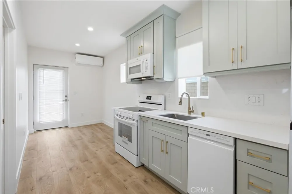 5034 W 130th Hawthorne, CA 90250