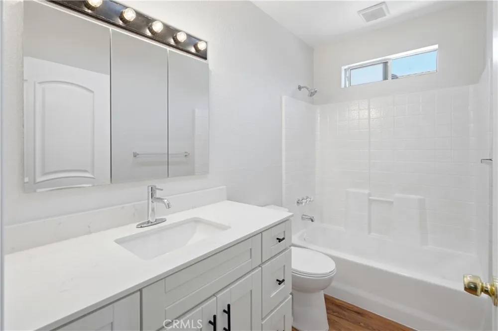 5034 W 130th Hawthorne, CA 90250