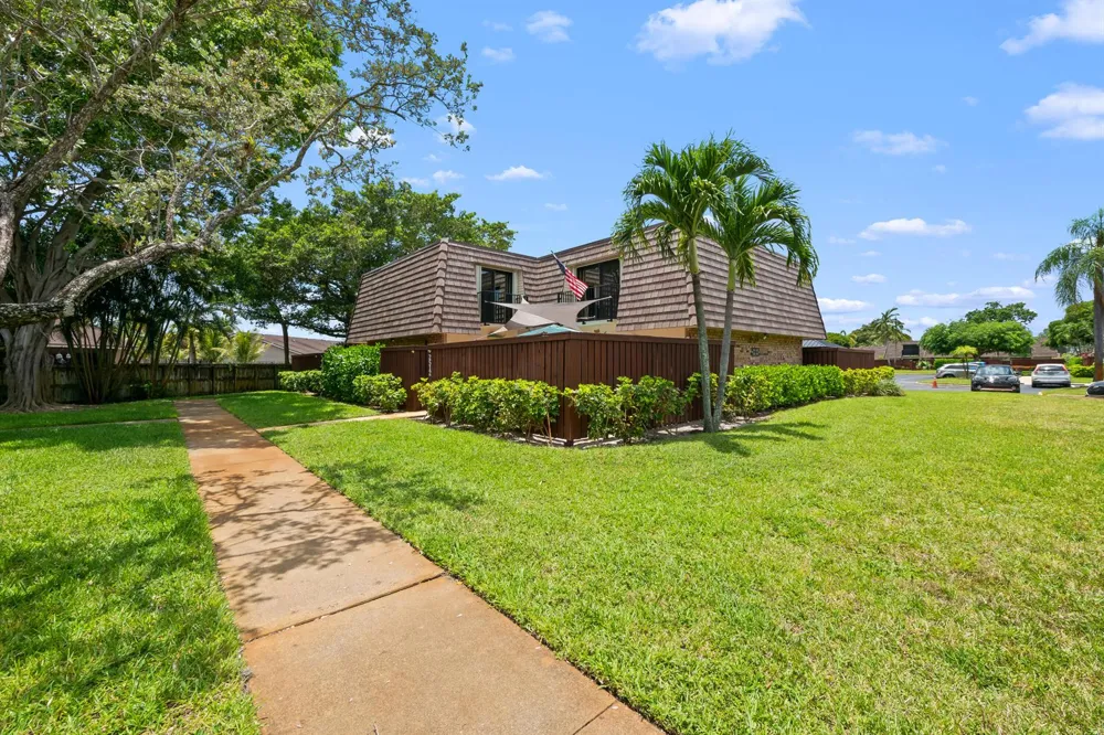 2512 SW 15th Street Deerfield Beach, FL 33442