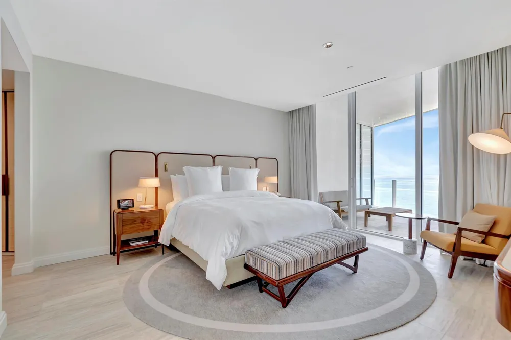 525 Fort Lauderdale Beach Boulevard #1605 Fort Lauderdale, FL 33304