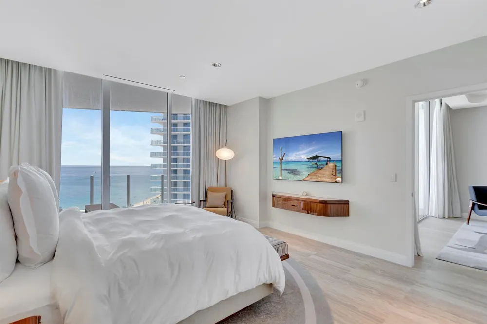 525 Fort Lauderdale Beach Boulevard #1605 Fort Lauderdale, FL 33304