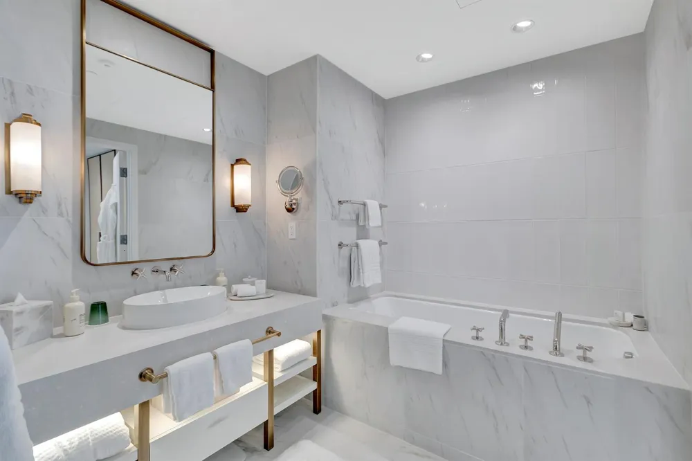 525 Fort Lauderdale Beach Boulevard #1605 Fort Lauderdale, FL 33304