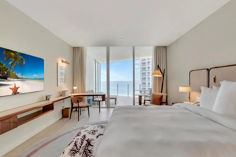 525 Fort Lauderdale Beach Boulevard #1605 Fort Lauderdale, FL 33304