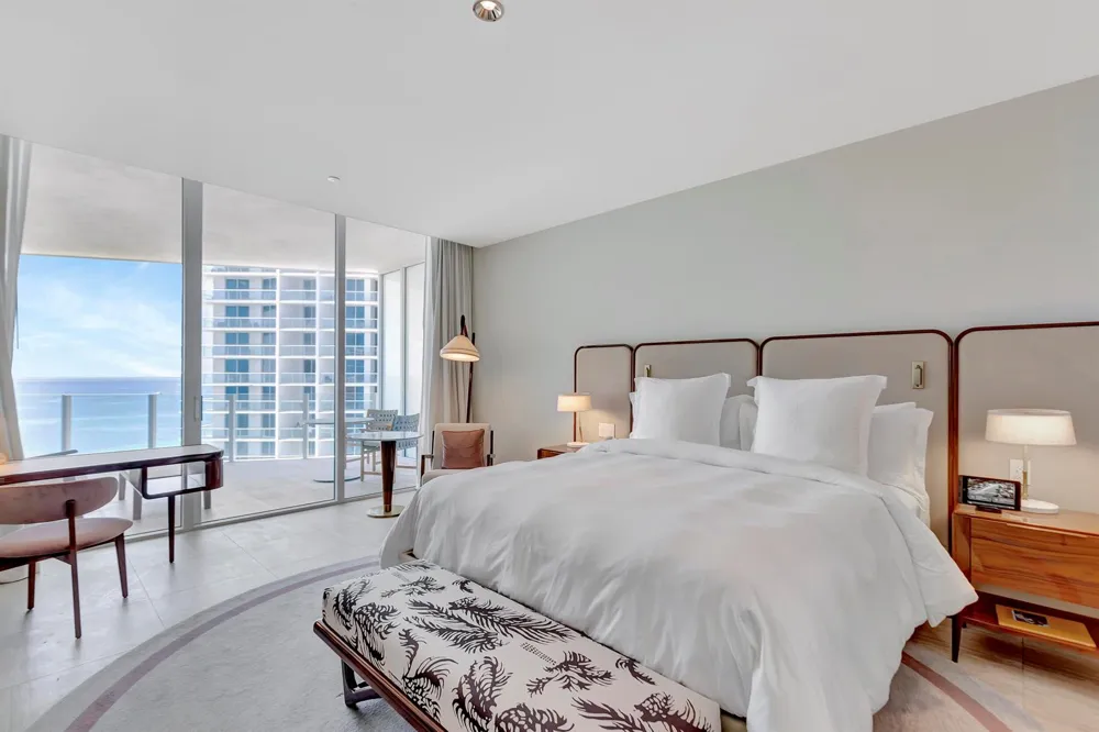 525 Fort Lauderdale Beach Boulevard #1605 Fort Lauderdale, FL 33304