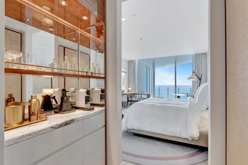 525 Fort Lauderdale Beach Boulevard #1605 Fort Lauderdale, FL 33304