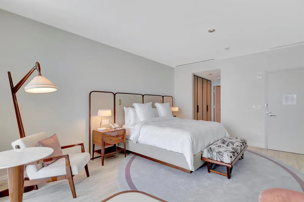 525 Fort Lauderdale Beach Boulevard #1605 Fort Lauderdale, FL 33304