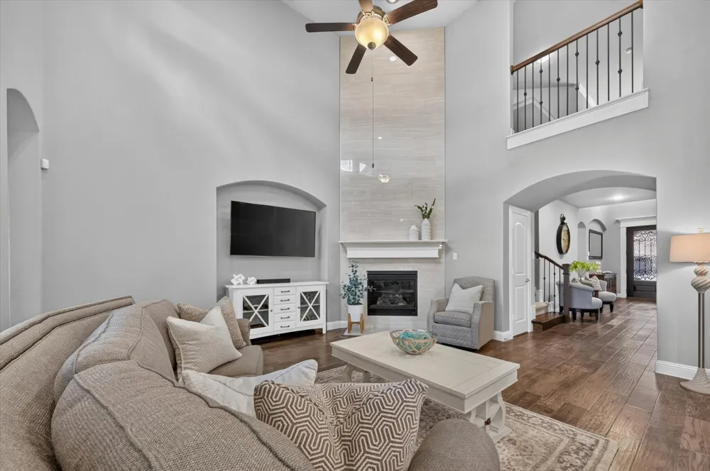 1812 Briscoe Drive Lantana, TX 76226