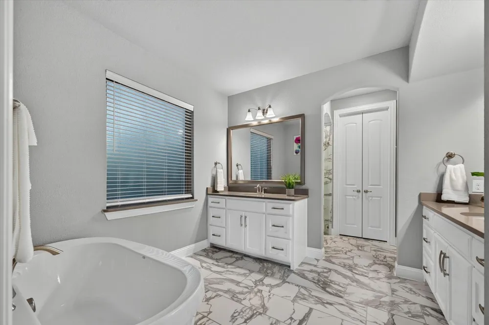 1812 Briscoe Drive Lantana, TX 76226