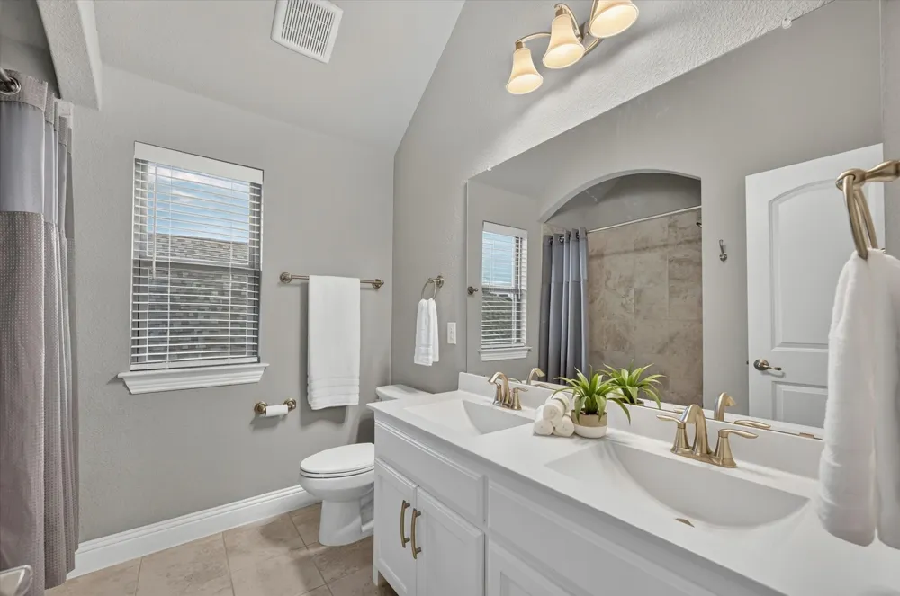 1812 Briscoe Drive Lantana, TX 76226