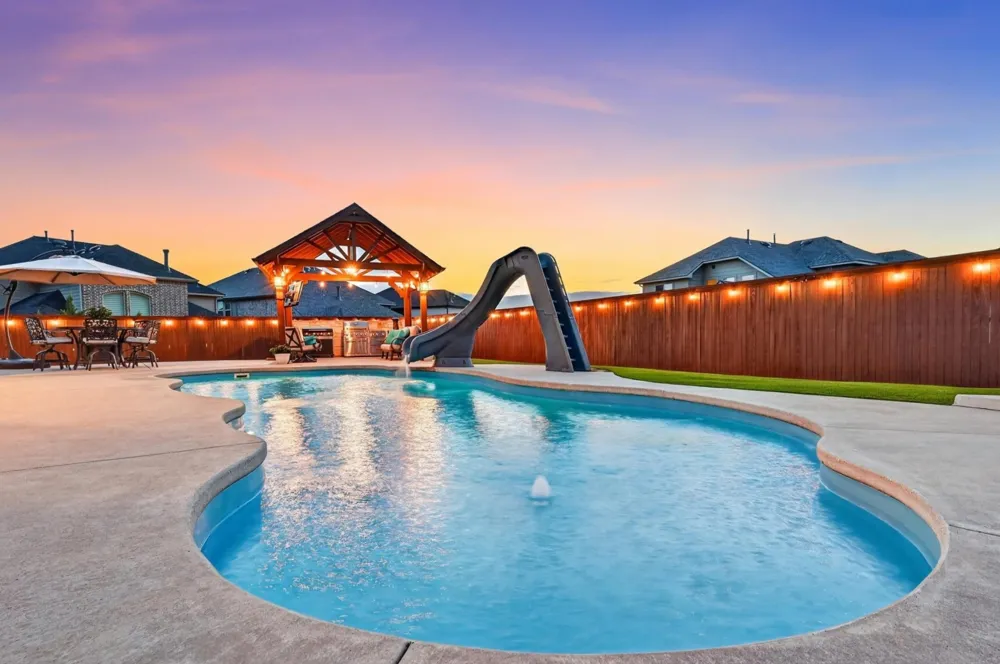 1812 Briscoe Drive Lantana, TX 76226