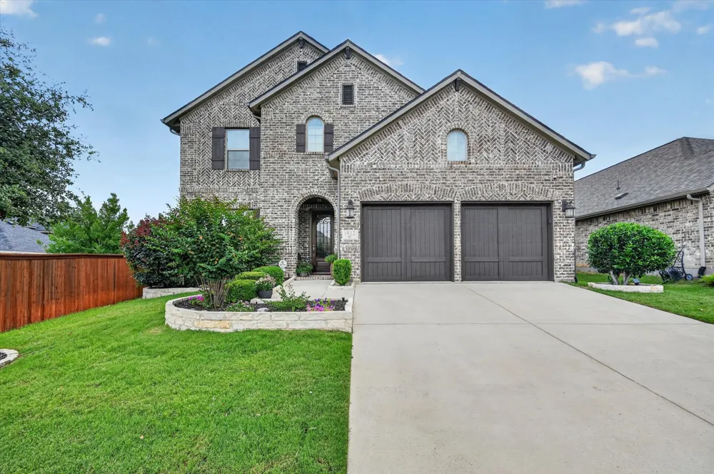 1812 Briscoe Drive Lantana, TX 76226