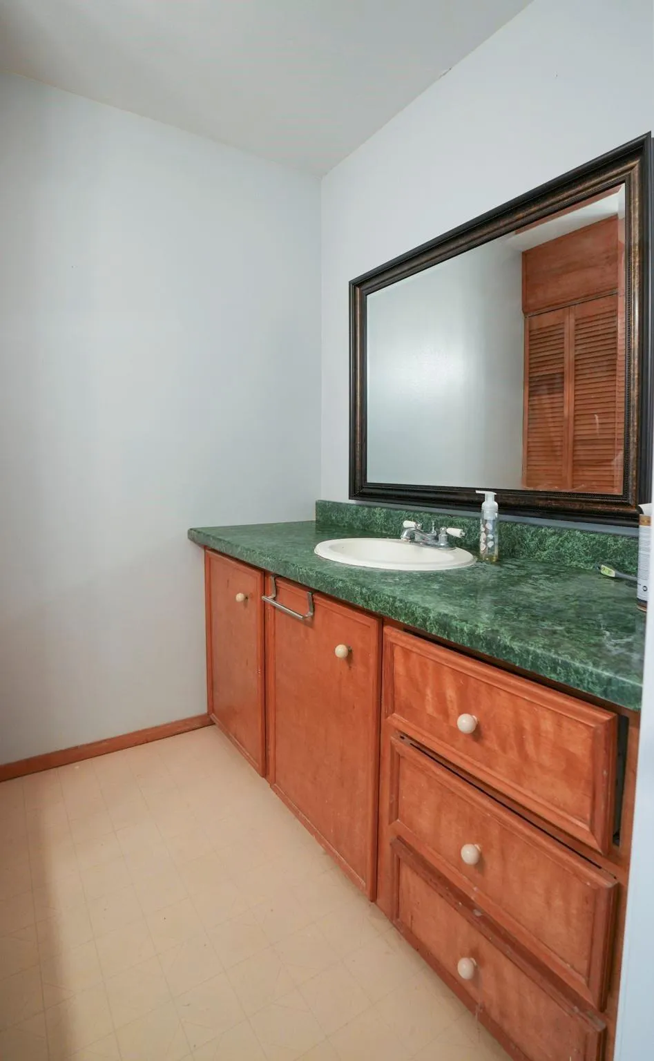 214 South Street Schulenburg, TX 78956