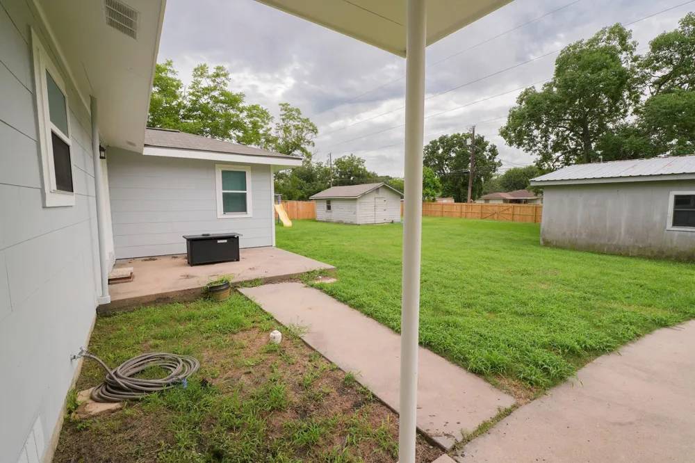 214 South Street Schulenburg, TX 78956