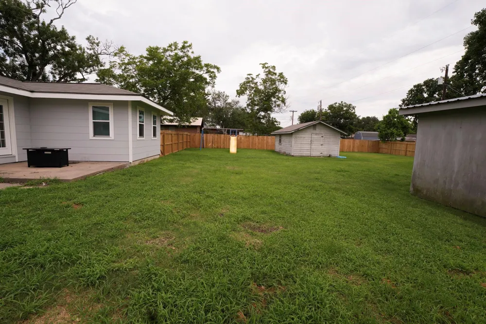 214 South Street Schulenburg, TX 78956
